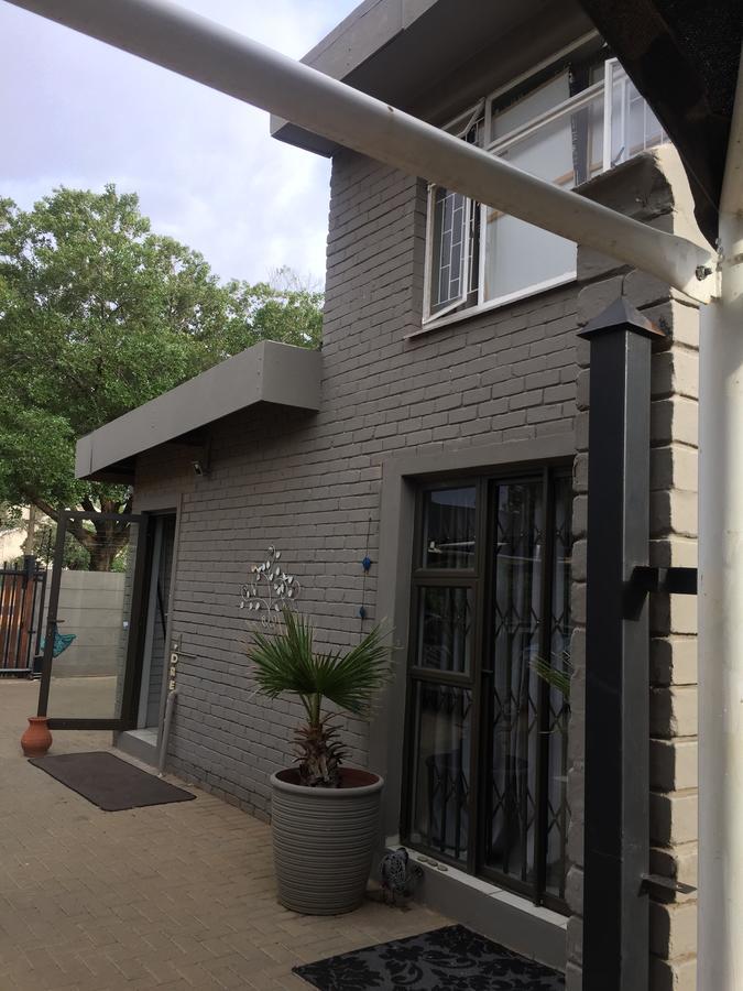 Apartamento 80 on Benade Bloemfontein Exterior foto